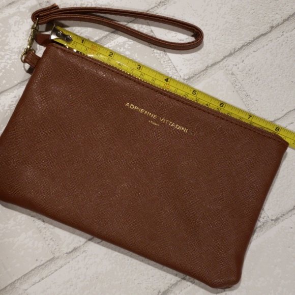 Adrienne Vittadini Wristlet - Picture 5 of 6